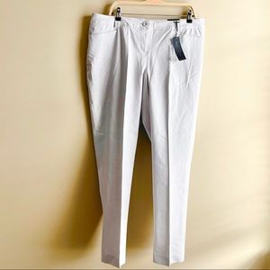 NWT Lame Bryant the Lena Pant Cotton Smart Stretch Curvy Fit Straight Leg Dove